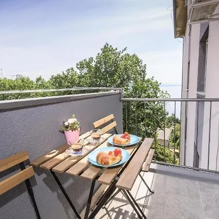 In With Balcony, Air Conditioning, Wifi, Washing Machine 5175-1 Apartment Opatija