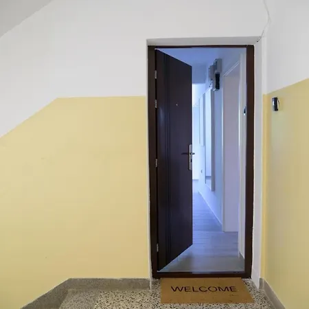In With Balcony, Air Conditioning, Wifi, Washing Machine 5175-1 Apartment *