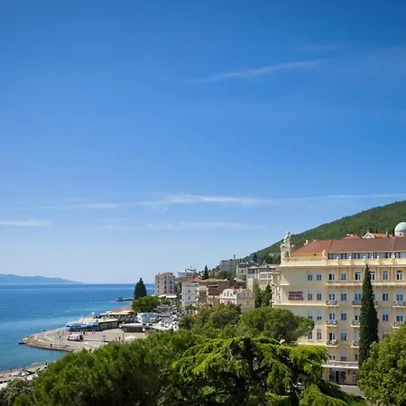 Apartment In With Balcony, Air Conditioning, Wifi, Washing Machine 5175-1 *